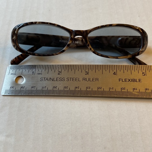 Reader Sunglasses. 1.5 Strength - Picture 7 of 7